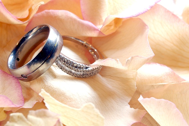 stříbrné snubní prsteny